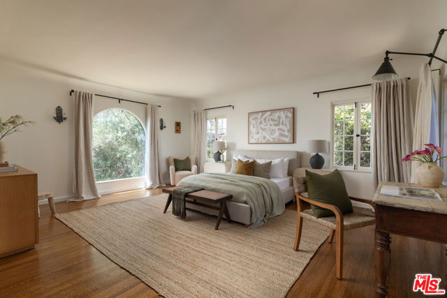 2311 Alto Oak Drive, Los Angeles CA: https://media.crmls.org/mediaz/e063aeee-5b8f-485d-ac29-ceeb611786f4.jpg