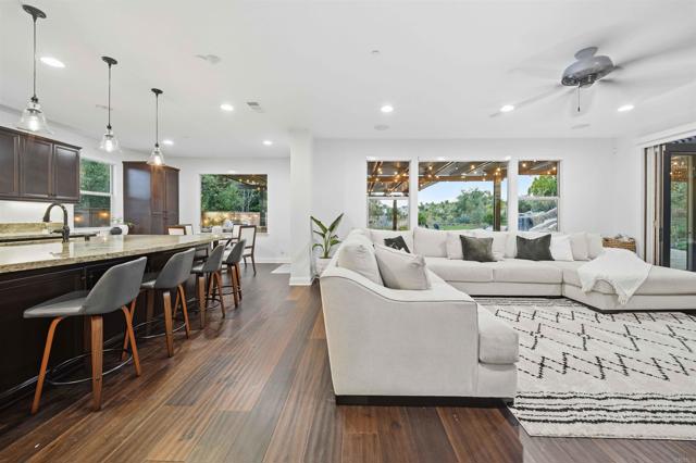 2914 Morning Creek Road, Chula Vista CA: https://media.crmls.org/mediaz/e06492ad-5542-4fcb-a4b2-1d784eab8f8d.jpg