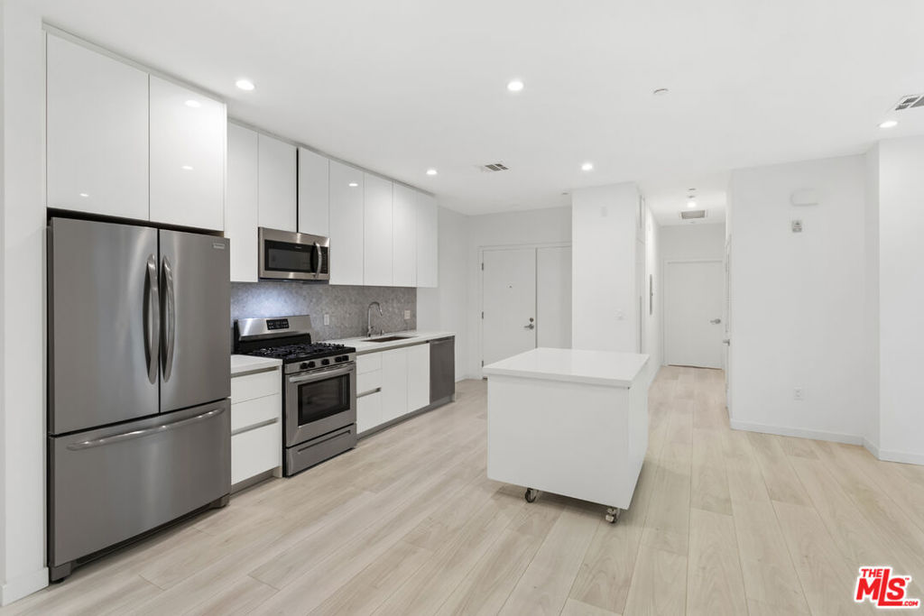 1731 FEDERAL Avenue #103