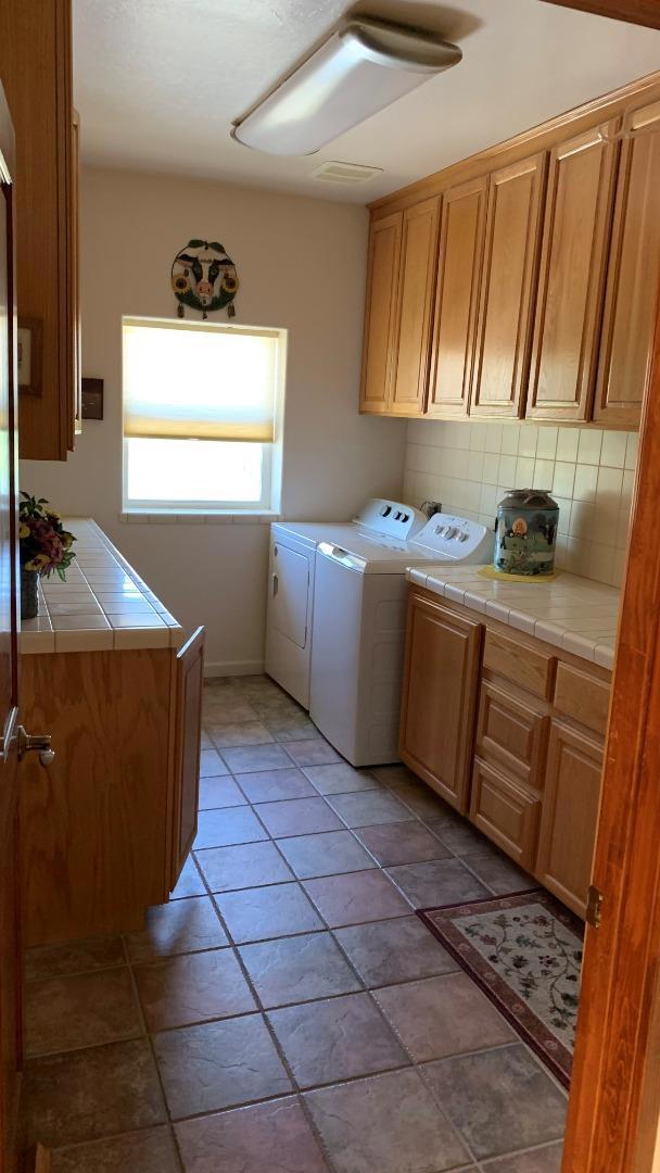 21050 Uvas Road, Morgan Hill CA: https://media.crmls.org/mediaz/e06516f1-5b32-48a8-846f-1b9224b42ba5.jpg