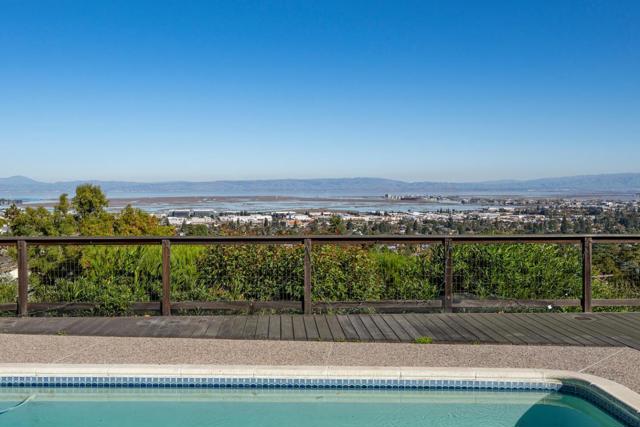 1033 Hewitt Drive, San Carlos CA: https://media.crmls.org/mediaz/e0654f1c-4504-4523-acc6-d5faa1971708.jpg