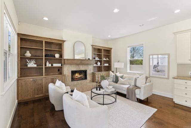 Detail Gallery Image 13 of 42 For 871 Tarento Dr, San Diego,  CA 92106 - 4 Beds | 3 Baths