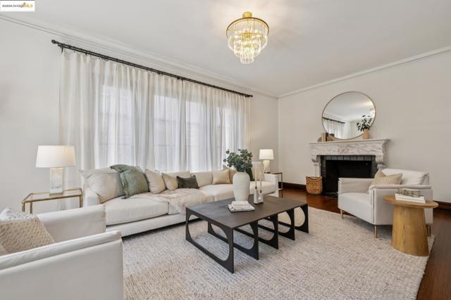 612 Longridge Rd, Oakland CA: https://media.crmls.org/mediaz/e0674c9f-c13c-48a5-86c1-b856b5353128.jpg