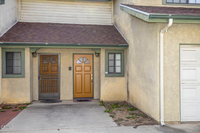 Detail Gallery Image 1 of 45 For 7046 De Celis Pl #2,  Van Nuys,  CA 91406 - 2 Beds | 3 Baths