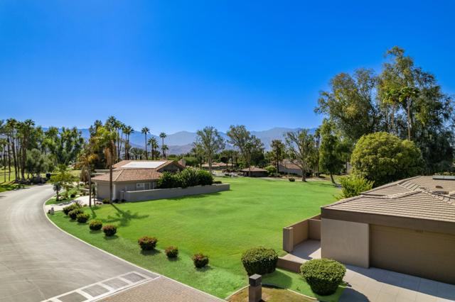 12102 Turnberry Drive, Rancho Mirage CA: https://media.crmls.org/mediaz/e067fe17-ab78-4d65-83ba-44cff2f65524.jpg