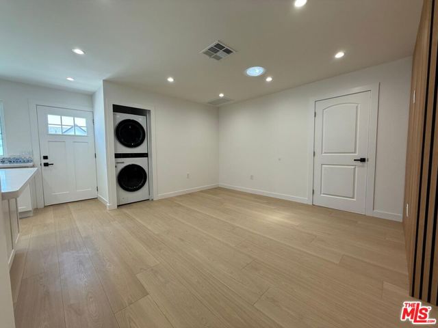 5759 1/2 Lemp Avenue, North Hollywood CA: https://media.crmls.org/mediaz/e0683b28-ccb4-47e0-8341-57a0dce9346d.jpg