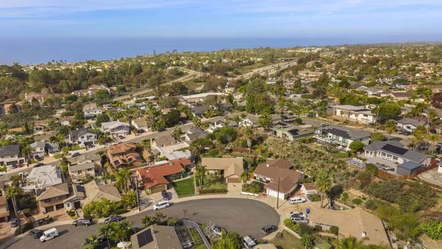 1007 Genie Ln, Cardiff by the Sea CA: https://media.crmls.org/mediaz/e0686ee8-14a6-45e6-8011-12e013f547ab.jpg