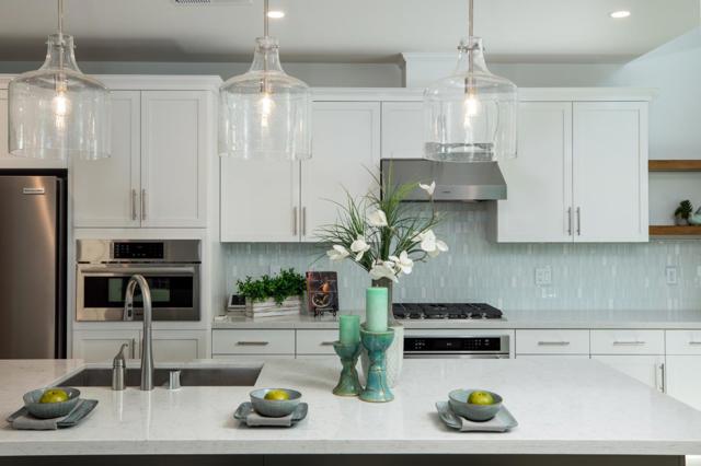 15117 Shore Drive, Los Gatos CA: https://media.crmls.org/mediaz/e068ca9c-2c07-4b77-9811-03fcaa504d65.jpg