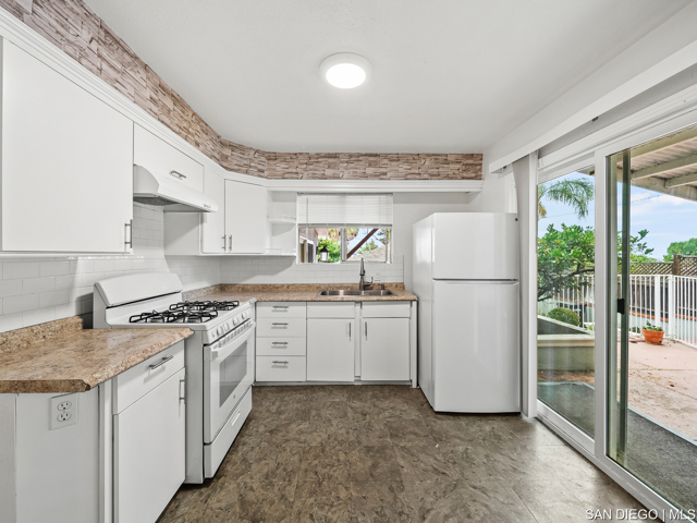 5949 Alleghany ST, San Diego CA: https://media.crmls.org/mediaz/e068db7a-dc7c-44a8-89b3-8574d95917d2.jpg
