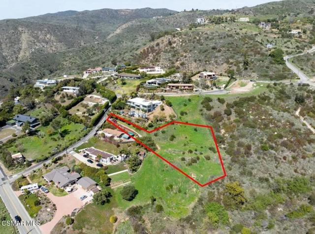 4750 Avenida Del Mar, Malibu CA: https://media.crmls.org/mediaz/e068eaa0-8b1a-4f07-a3e5-02280ee60670.jpg