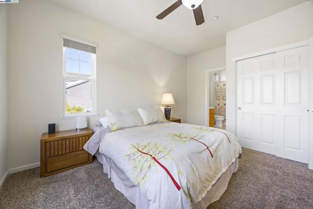 1037 Lexington Way, Livermore CA: https://media.crmls.org/mediaz/e069779c-7673-4849-b20c-28d6fa1c05c5.jpg