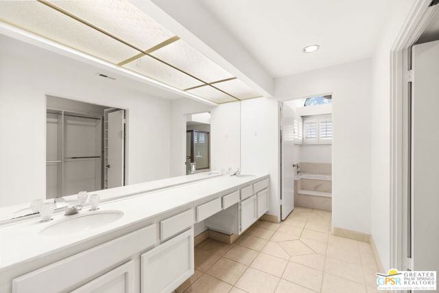 2910 Cervantes Court, Palm Springs CA: https://media.crmls.org/mediaz/e069821e-8000-4949-b9ee-dff62a5afd2f.jpg