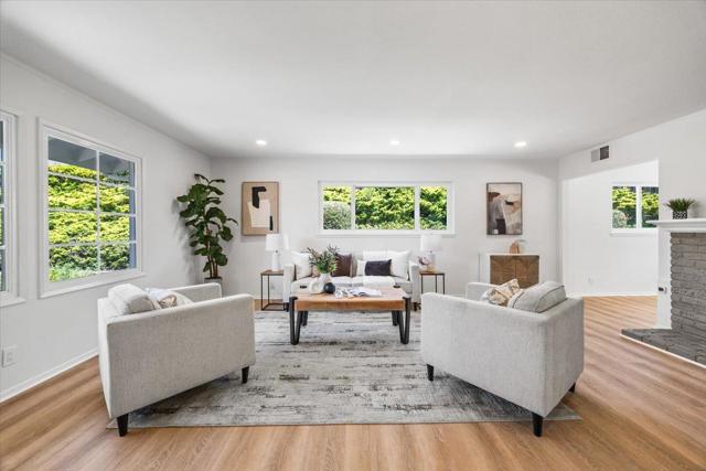 35 Mountain View Place, San Mateo CA: https://media.crmls.org/mediaz/e0698e8f-8674-4dea-a828-788a10c08add.jpg