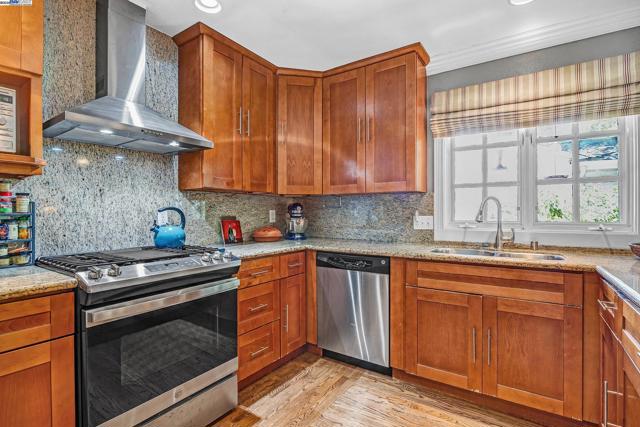 203 Roberta Ave, Pleasant Hill CA: https://media.crmls.org/mediaz/e069ac13-7405-4e48-993b-f1996f99988f.jpg