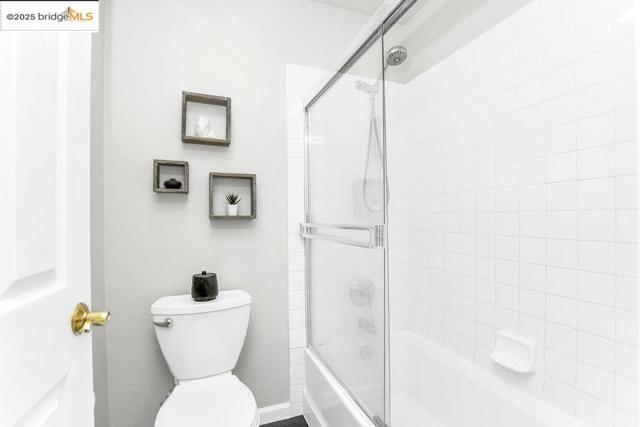 31 Ashton Court, Pittsburg CA: https://media.crmls.org/mediaz/e069ce11-0f34-49be-ab08-35678e45c6a5.jpg