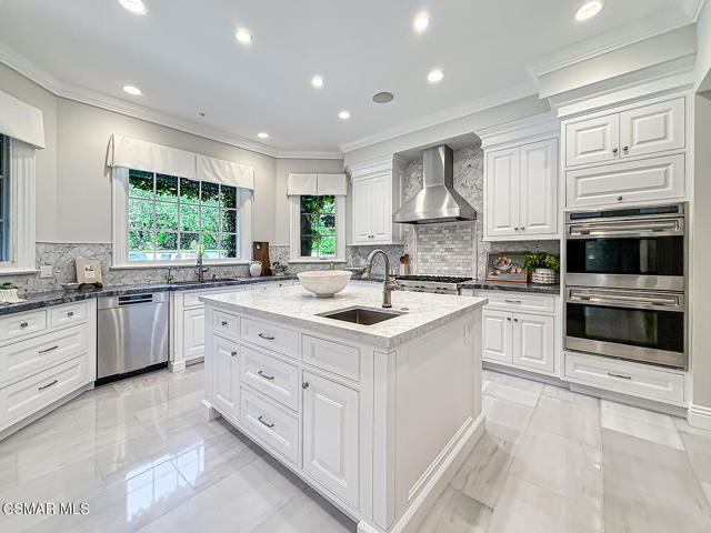 581 Lakeview Canyon Road, Westlake Village CA: https://media.crmls.org/mediaz/e069ce55-4b35-4289-9820-ab48ce215b4a.jpg