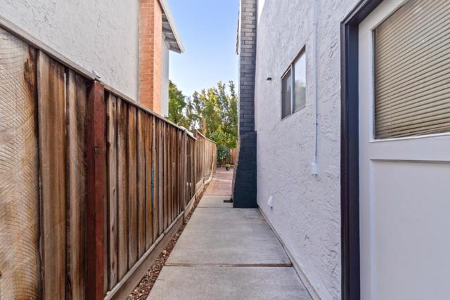 433 Hyde Park Drive, San Jose CA: https://media.crmls.org/mediaz/e06a77fa-ffb9-4bab-91a0-c2669e1ef5ef.jpg