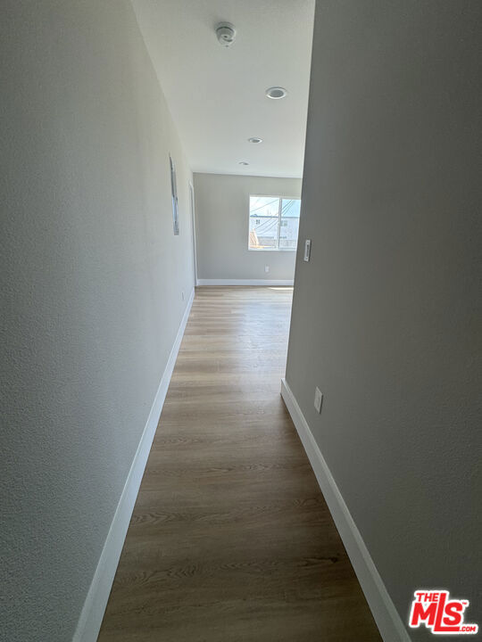 https://media.crmls.org/mediaz/e06ae2c9-1be9-4d67-9132-8a389a8cd7dd.jpg?preset=X-Large