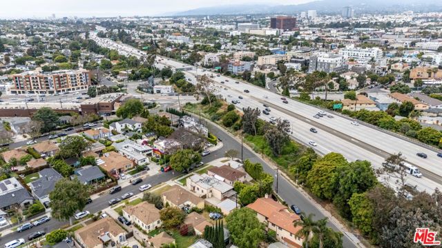 2524 Federal Avenue, Los Angeles, California 90064, 3 Bedrooms Bedrooms, ,2 BathroomsBathrooms,Single Family Residence,For Sale,Federal,24394179