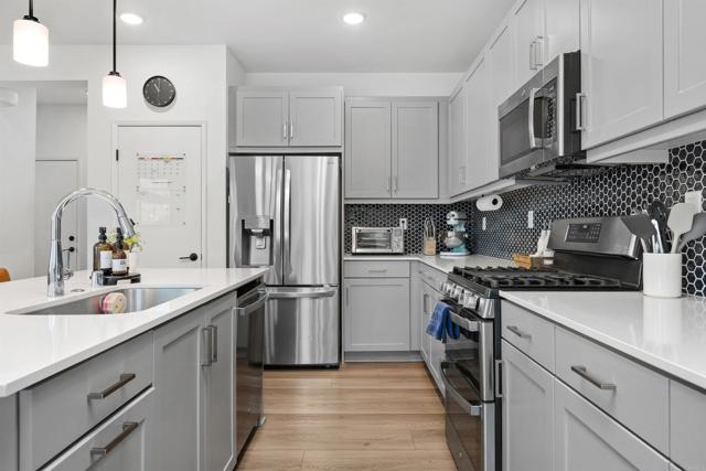 Detail Gallery Image 8 of 43 For 35254 Blossom Pl, Fallbrook,  CA 92028 - 4 Beds | 2/1 Baths