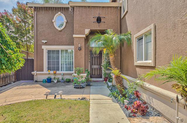 Image 2 of 35 For 9740 Linnet Court