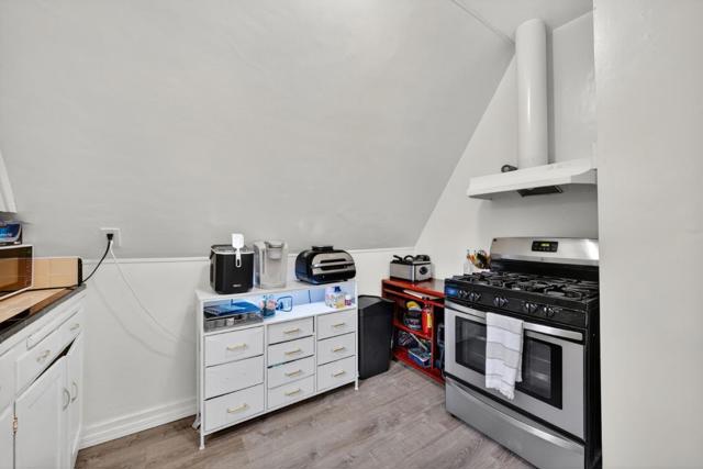 309 N 5th Street, San Jose CA: https://media.crmls.org/mediaz/e06badfd-4a09-4d57-980d-926fee13e246.jpg