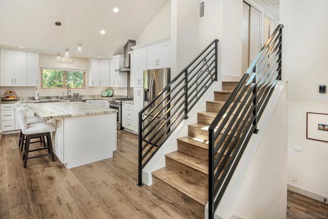 4430 Caminito Ocio, San Diego CA: https://media.crmls.org/mediaz/e06bc3fe-5a48-419d-949b-27810c3dd390.jpg
