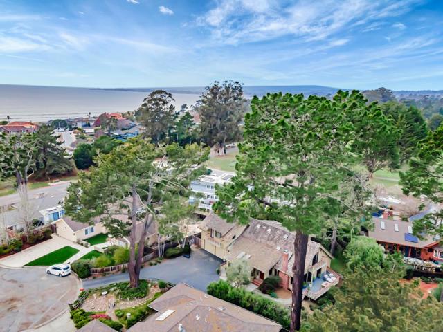 135 Seabreeze Place, Aptos CA: https://media.crmls.org/mediaz/e06bfd44-bc86-4703-b3bc-89efae80dfe6.jpg