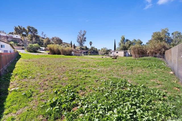 Image 29 of 41 For 11816 Waterhill Rd