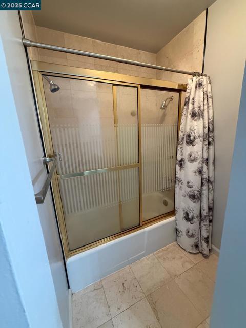 2061 VANDERSLICE AVE, Walnut Creek CA: https://media.crmls.org/mediaz/e06cf869-0bba-4690-85ee-a14527c7c673.jpg
