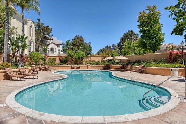 12376 Carmel Country Rd, San Diego CA: https://media.crmls.org/mediaz/e06d4c16-9032-4889-8b72-e38eb59320ed.jpg