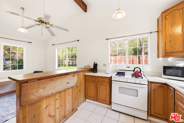 1675 Happy Trail, Topanga CA: https://media.crmls.org/mediaz/e06de5a4-26bf-46f2-a642-cc15e3bcf43f.jpg