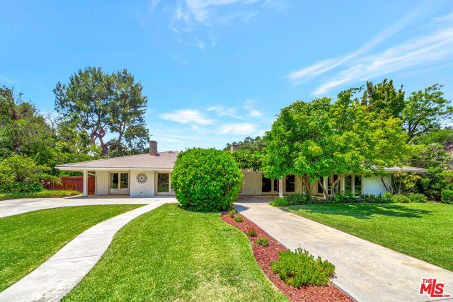 1100 Rodeo Road, Arcadia CA: https://media.crmls.org/mediaz/e06e0d43-8f62-4d54-88f1-002c77878c6c.jpg