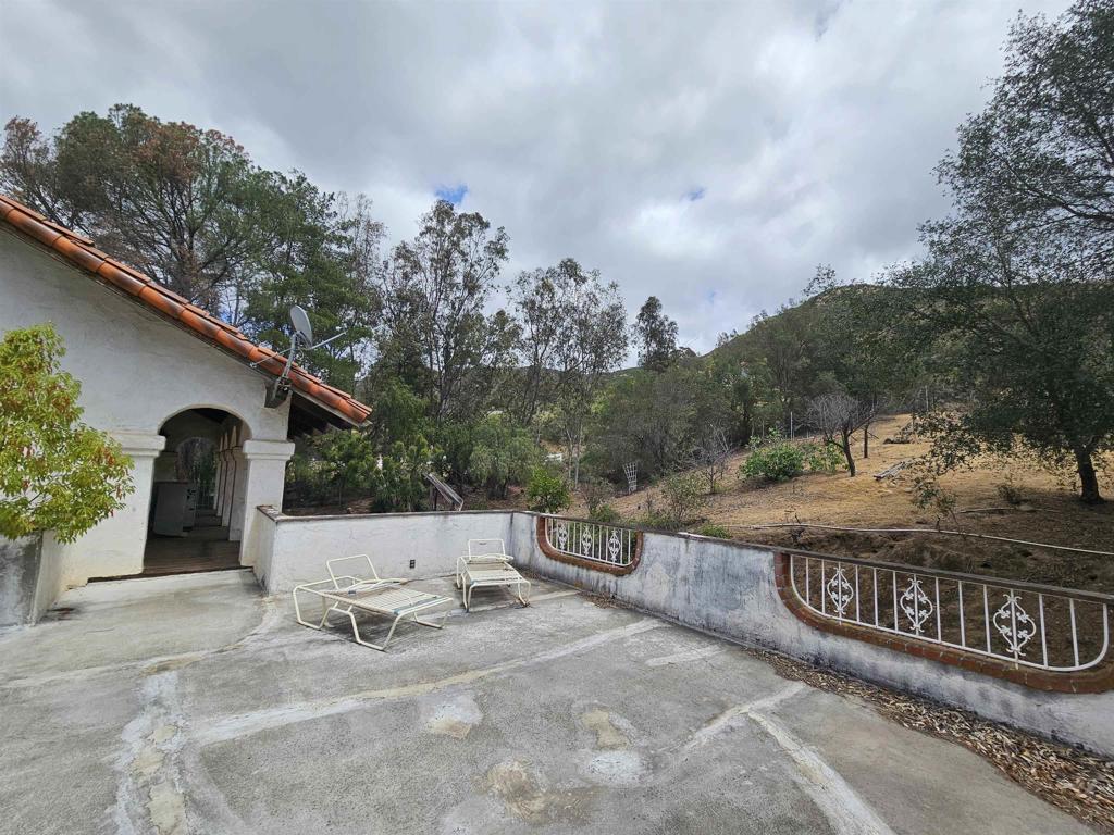 18055 Old Coach Rd - photo 20