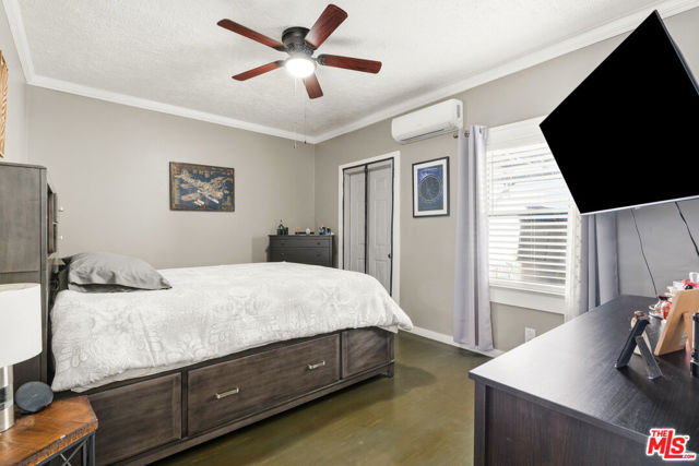 547 N St Louis Street, Los Angeles CA: https://media.crmls.org/mediaz/e06e6a73-f84a-4b7a-9cb1-6539dd0d27a3.jpg