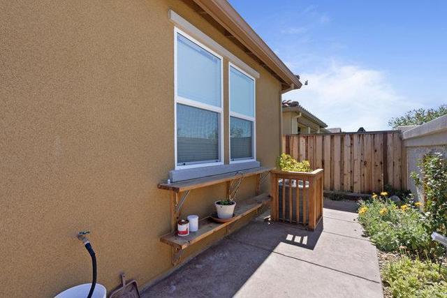 2008 White Oak Drive, Hollister CA: https://media.crmls.org/mediaz/e06e736e-81bd-4dd1-b552-74b3fd535c36.jpg