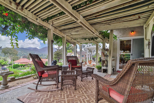 3616 Pebble Place, Newbury Park CA: https://media.crmls.org/mediaz/e06f0b74-67dd-4b5e-a947-9e942372cb9d.jpg
