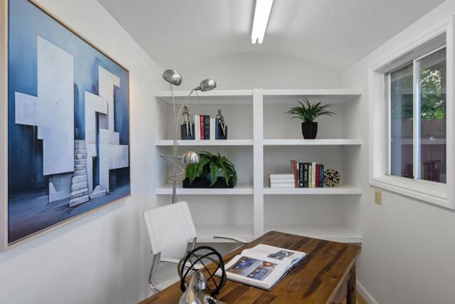 3937 Gillis Drive, San Mateo CA: https://media.crmls.org/mediaz/e06fe0b8-4f22-42d1-8f95-846805dfef27.jpg