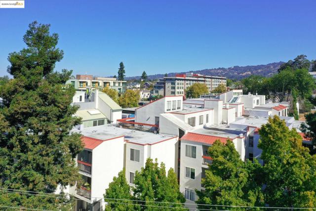 288 Whitmore St, Oakland CA: https://media.crmls.org/mediaz/e07056e0-f57f-496a-89fe-f819825a161e.jpg