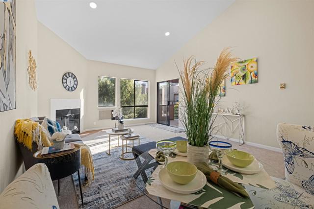 39219 Guardino Dr, Fremont CA: https://media.crmls.org/mediaz/e070b812-ea80-4700-aaa7-319f9c873980.jpg