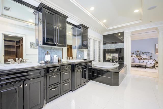 780 S El Monte Avenue, Los Altos CA: https://media.crmls.org/mediaz/e0710528-06dc-4eab-8636-b93df61af21b.jpg