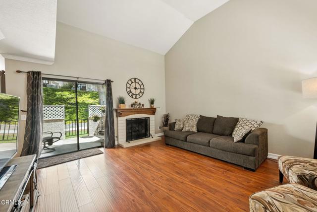 848 Paseo Tosamar, Camarillo CA: https://media.crmls.org/mediaz/e07115f1-b31e-4a85-9235-a17a27f550ed.jpg