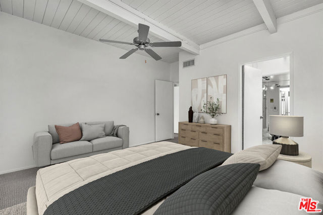 11744 Moorpark Street, Studio City CA: https://media.crmls.org/mediaz/e0711903-55ef-4c50-85a4-d8921f82acaf.jpg