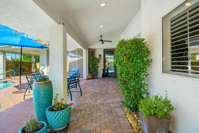 66 Dartmouth Drive, Rancho Mirage CA: https://media.crmls.org/mediaz/e0719737-d9f2-4599-b5db-a54cf656d3e7.jpg