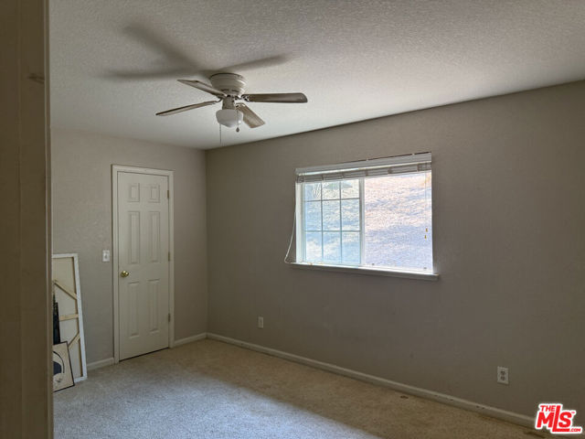 31199 Rolling Meadow Court, Coarsegold CA: https://media.crmls.org/mediaz/e071d5e7-7657-4e5f-af42-696391080803.jpg