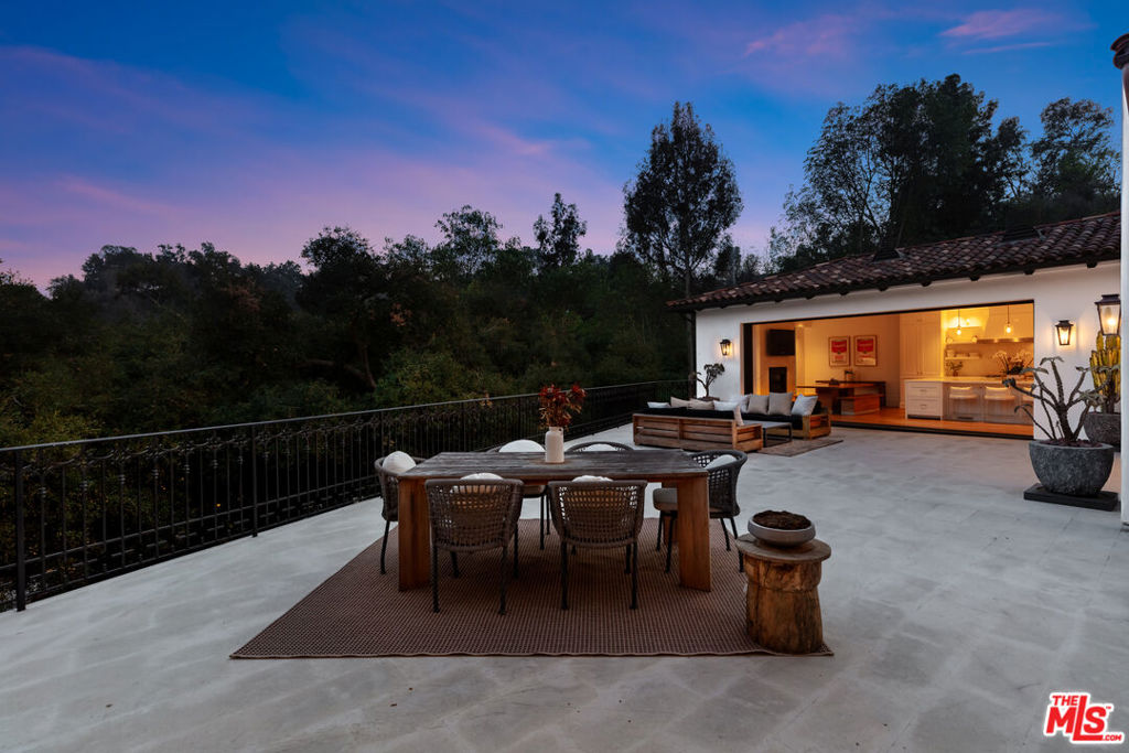 3160 Coldwater Canyon AvenueStudio City img 73