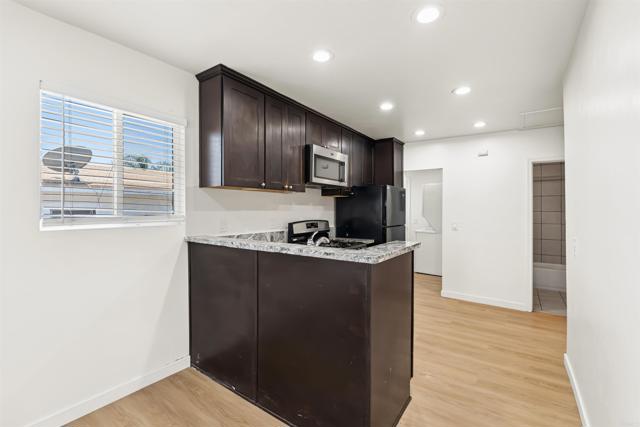 Detail Gallery Image 6 of 27 For 4130 Cherokee Ave, San Diego,  CA 92104 - 3 Beds | 2 Baths