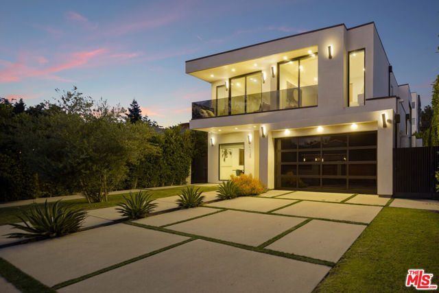 4128 Vantage Avenue, Studio City CA: https://media.crmls.org/mediaz/e0730b64-9f43-4d35-ab45-50ca4e89f853.jpg