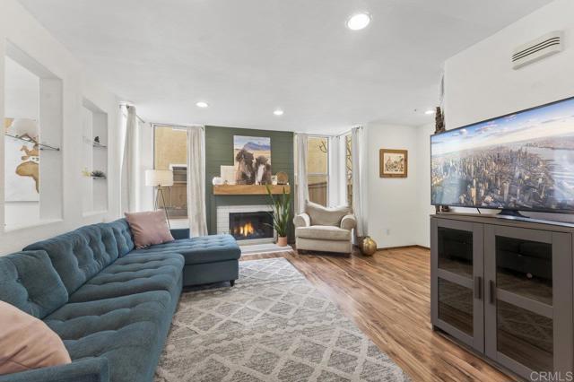 305 Cobblestone Place, Santee CA: https://media.crmls.org/mediaz/e07322d8-f212-4782-a4b4-a18fe4fd605d.jpg
