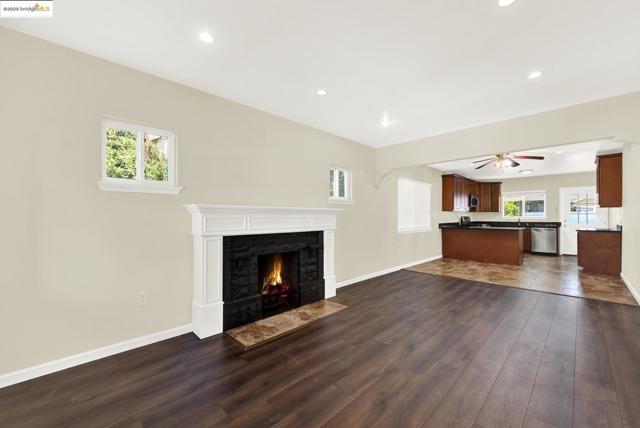 1232 78Th Ave, Oakland CA: https://media.crmls.org/mediaz/e073e3bf-9c2d-4d76-bbc5-aef7a839b4f9.jpg